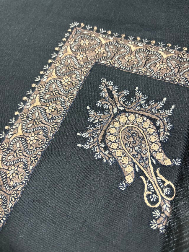 "Blue Mist Shemagh – men's Arabic keffiyeh scarf in cool blue tones with subtle pattern, traditional Middle Eastern headwear for everyday wear and cultural style."