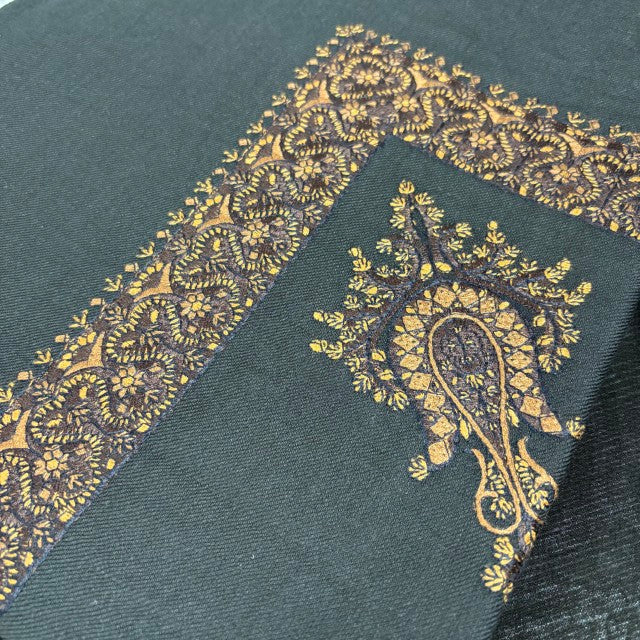 "Bronze Bloom Shemagh – men's Arabic keffiyeh scarf in bronze with floral pattern, traditional Middle Eastern headwear for cultural and fashion wear."