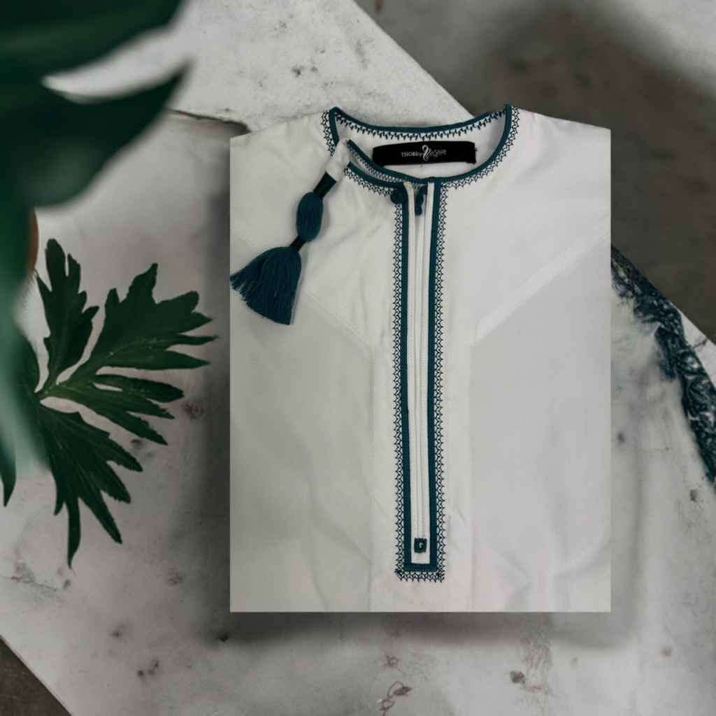 White Omani Thobe with emerald green tassel