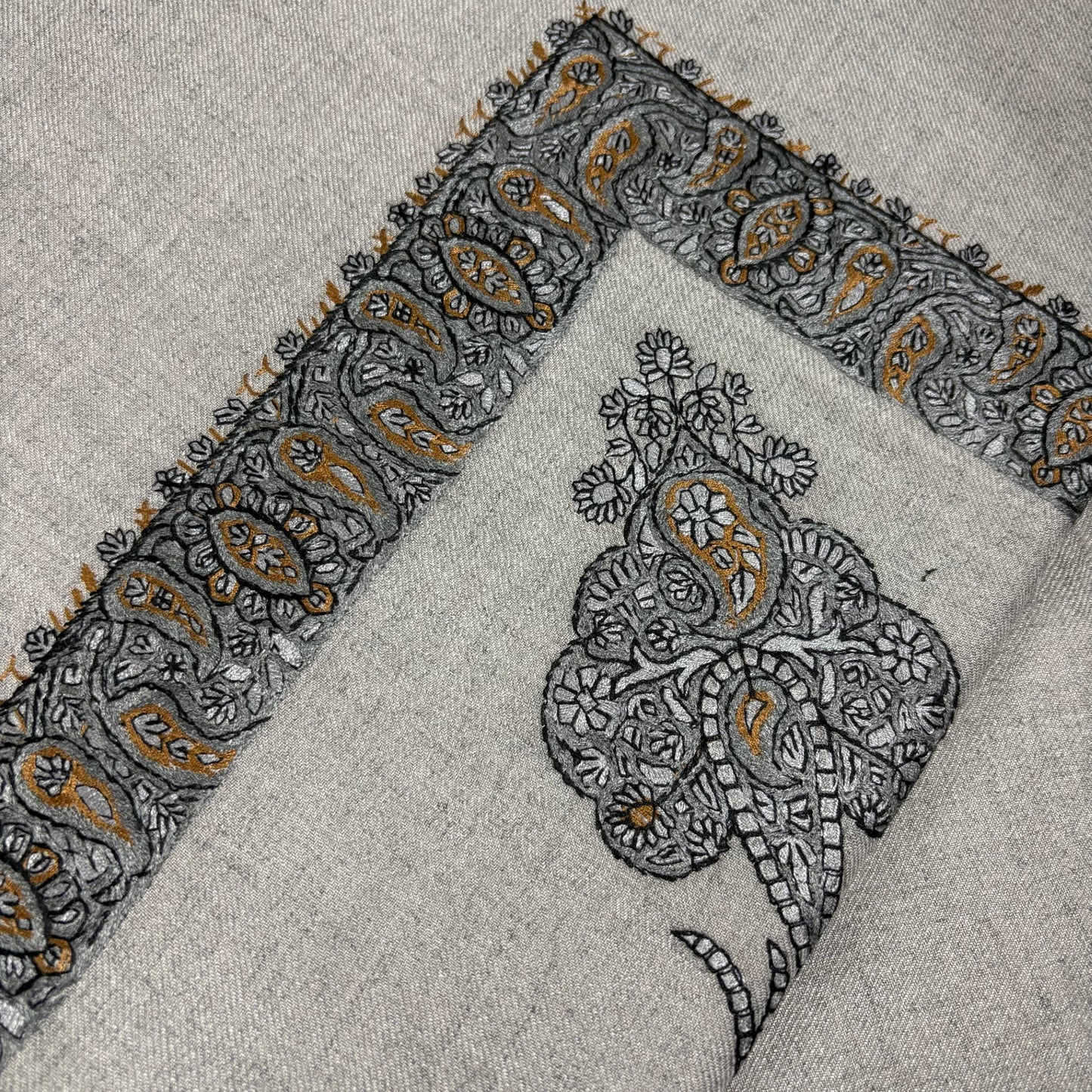 "Complete Look: Premium Khaki Thobe with Desert Mosaic Shemagh"