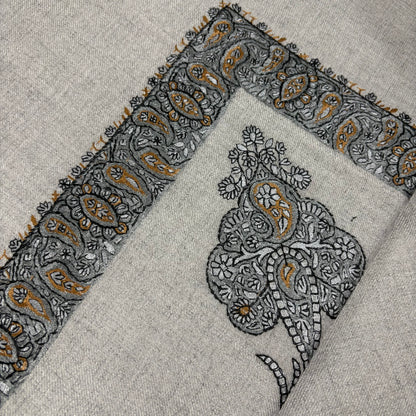 "Complete Look: Premium Khaki Thobe with Desert Mosaic Shemagh"