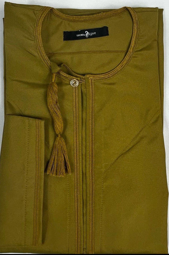 Elegant Omani olive green thobe with traditional design and expert craftsmanship for formal occasions