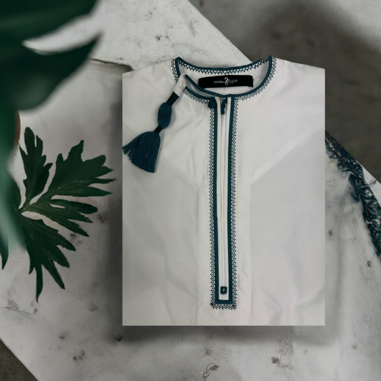 White Omani Thobe with emerald green tassel